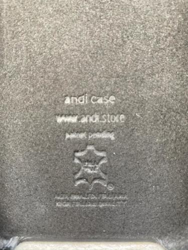 andi be free iPhone 11 Case aus Leder